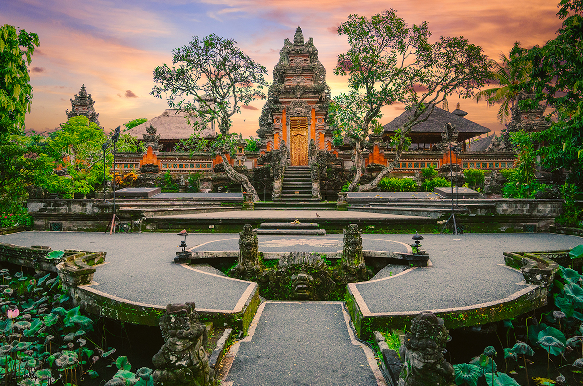 Bali honeymoon — Ubud rice terraces and luxury villa